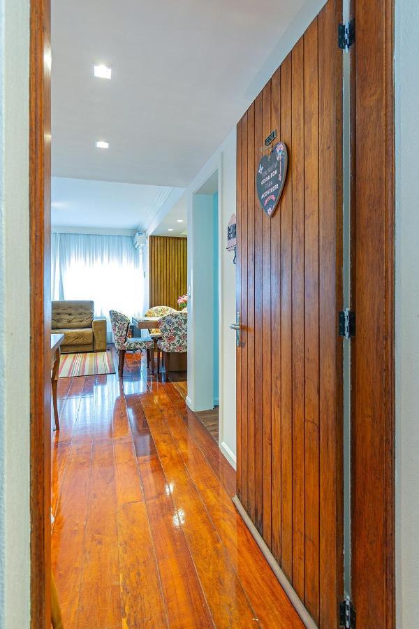 Amplo Apartamento Ao Lado Da Rua Coberta Gramado Buitenkant foto