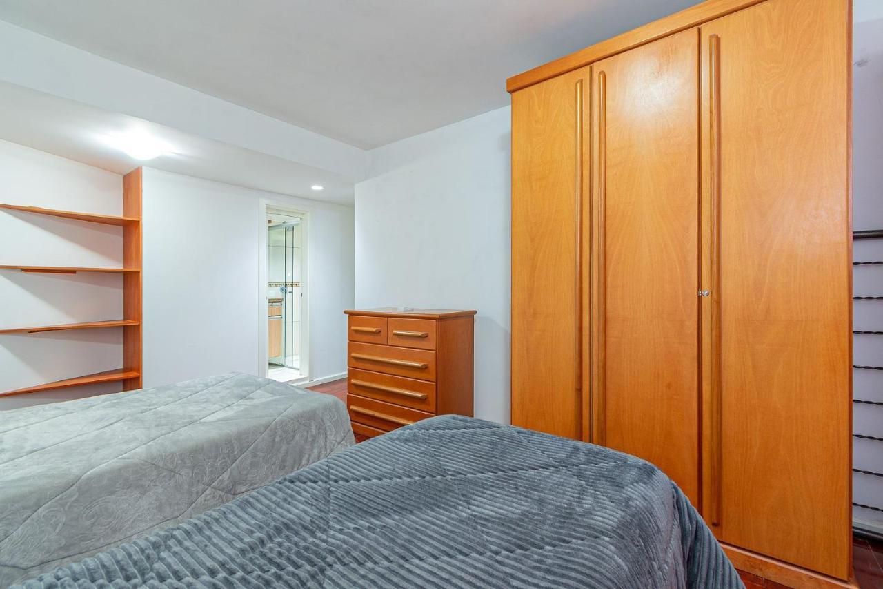 Amplo Apartamento Ao Lado Da Rua Coberta Gramado Buitenkant foto