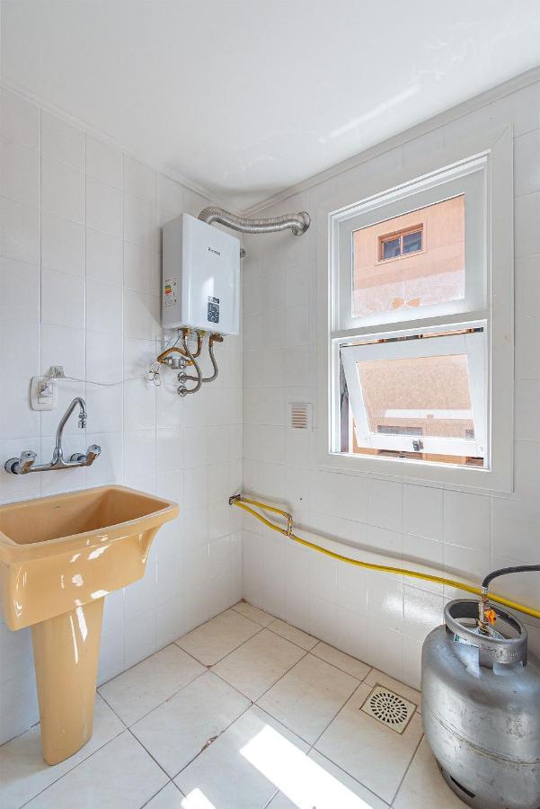 Amplo Apartamento Ao Lado Da Rua Coberta Gramado Buitenkant foto