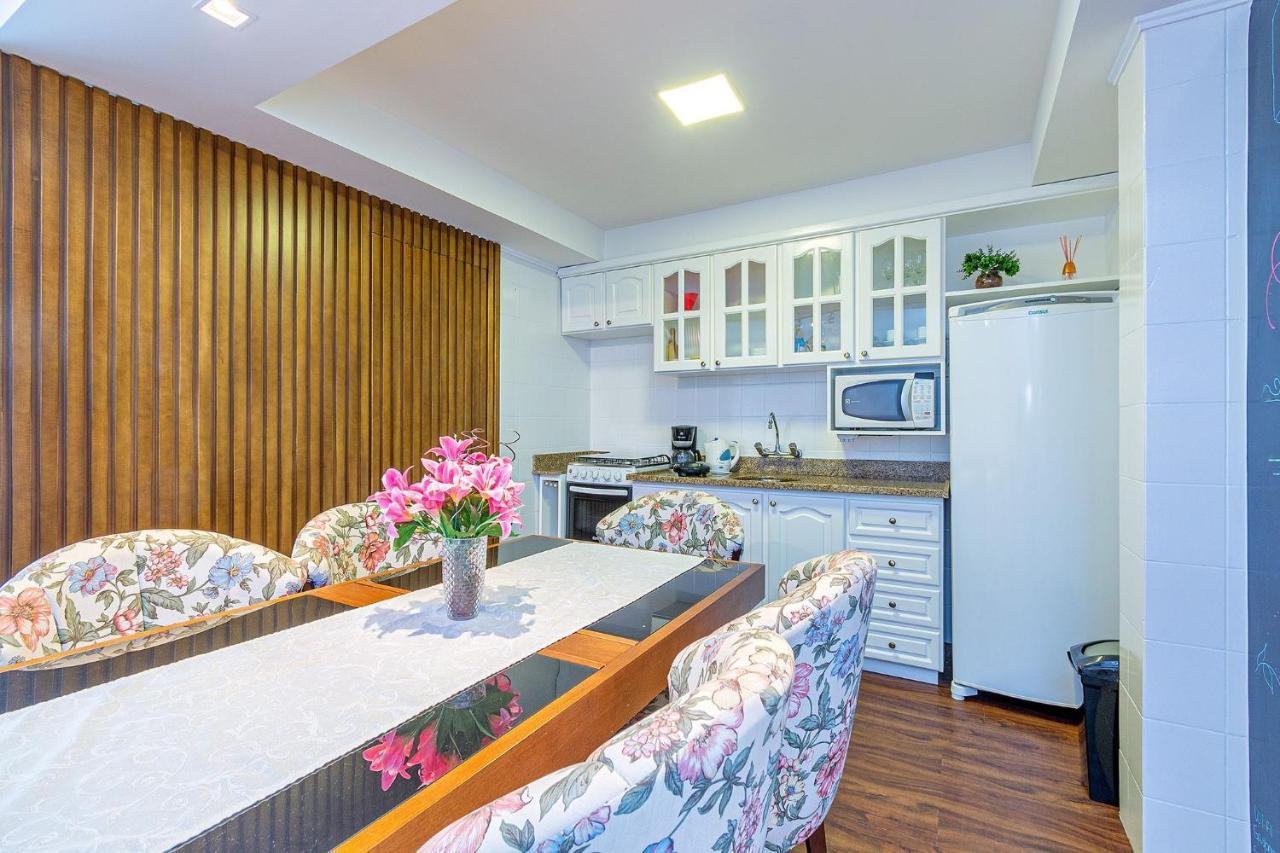 Amplo Apartamento Ao Lado Da Rua Coberta Gramado Buitenkant foto